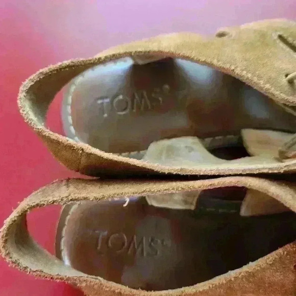 Toms Suede Sandels - Picture 2 of 4